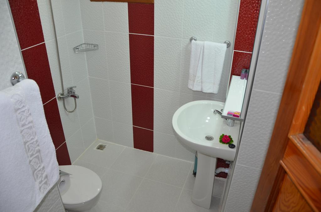 Dilek Hotel Menderes Ngoại thất bức ảnh